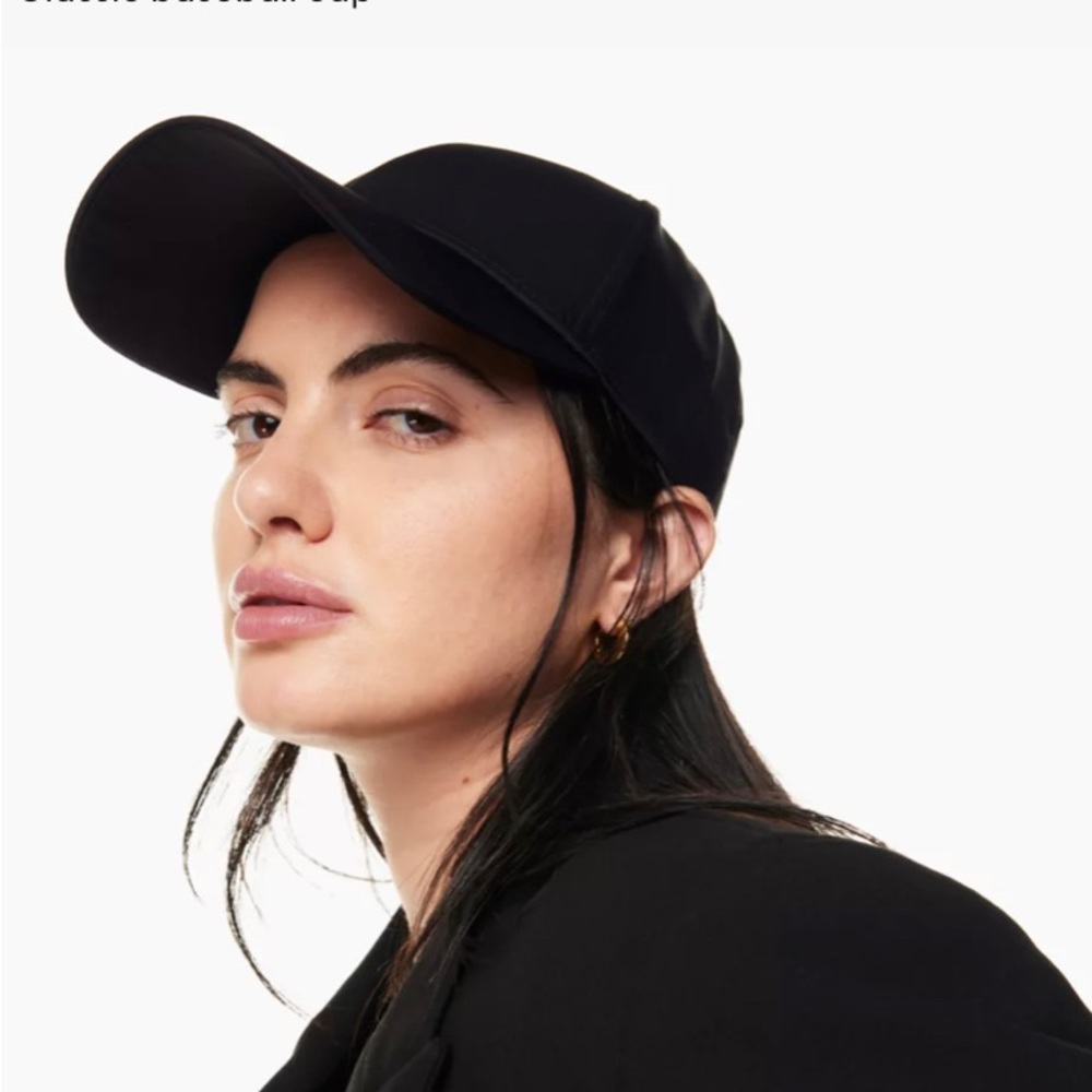 NWOT Aritizia Babatron Cap Black OS